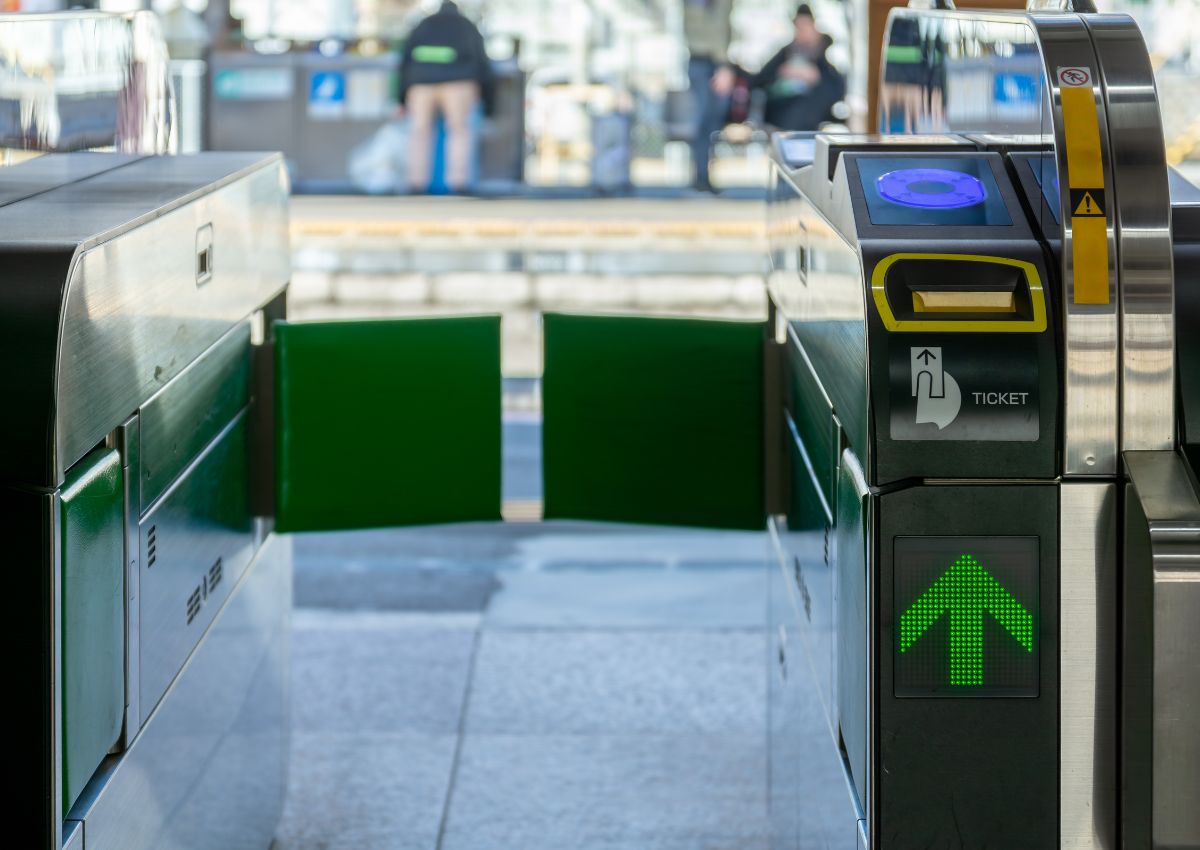 Ticketschranke in einem japanischen Bahnhof