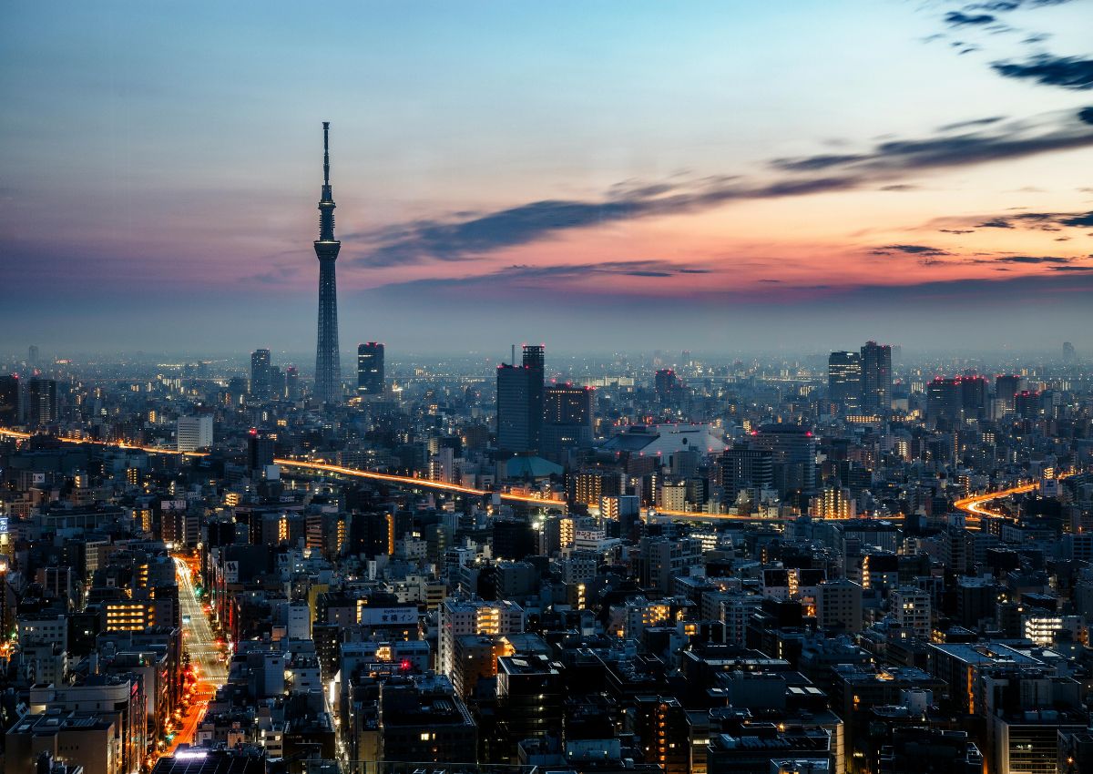 Tokio am Abend mit dem Tokyo Skytree