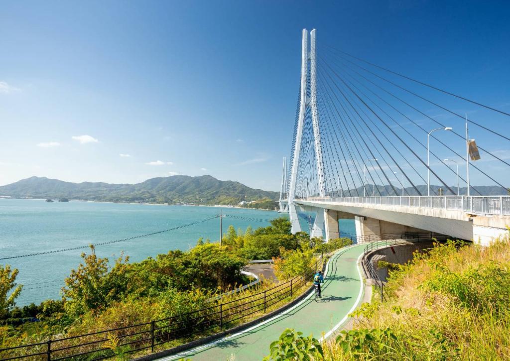 Tatara-Brücke und Shimanami Kaido-Radweg