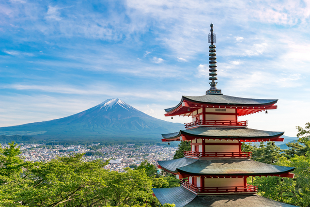 Die Chureito-Pagode und der Mount Fuji 