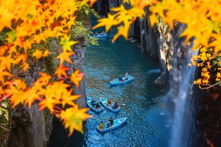 Herbstlaub in der Takachiho-Schlucht, Miyazaki